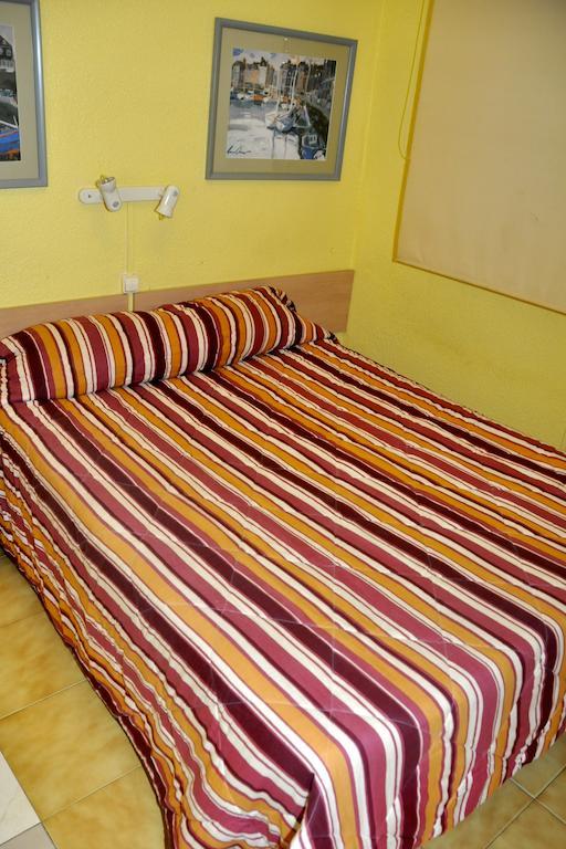 Hostal El Jardin Benidorm Værelse billede