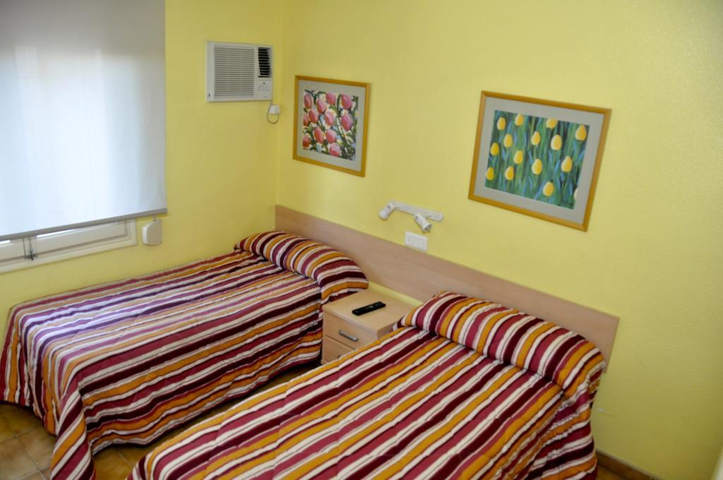 Hostal El Jardin Benidorm Værelse billede